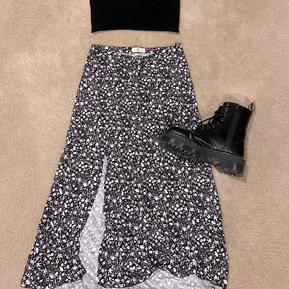 Floral midi skirt with slit